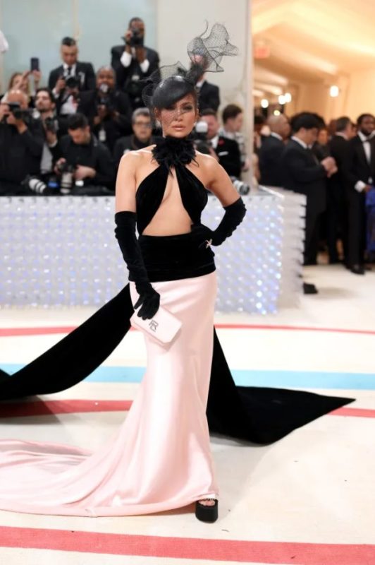 53-year-old Jennifer Lopez made a splash at the Met Gala 2023 and demonstrated her amazing physical shape