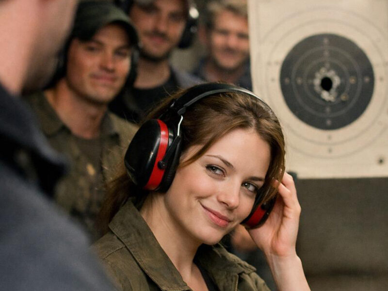 The quiet sister of the shooting club, mocked as “the warehouse girl,” turns her brother’s seven-meter joke into eternal silence
