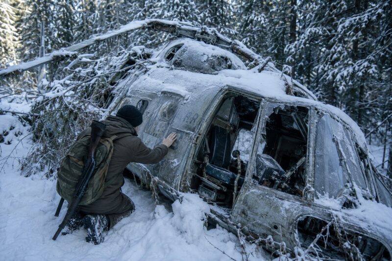 Deep in the snowy forests, Victor discovered a helicopter that had disappeared several years earlier... When he looked inside the cabin, he was left speechless by what he saw…